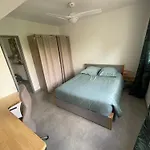 Chambre Avec Salle D\'Eau Privee Dans Appartement Partage 200 M Du Tram