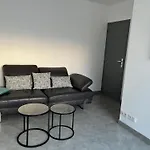 Chambre Avec Salle D\'Eau Privee Dans Appartement Partage 200 M Du Tram