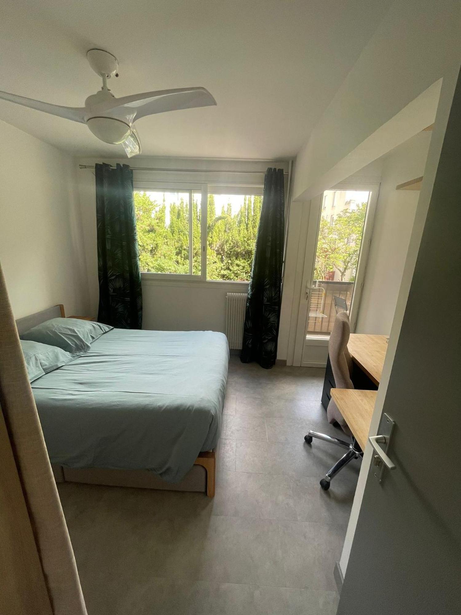 Habitación en casa particular Avec Salle D'eau Privee Dans Partage 200 M Du Tram