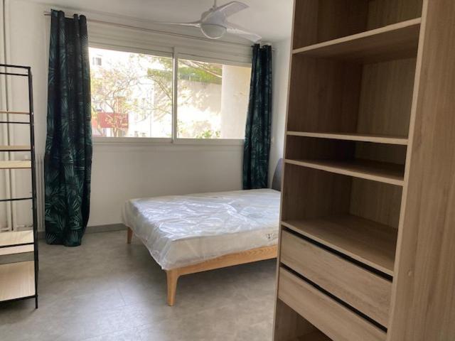 Habitación en casa particular Avec Salle D'eau Privee Dans Partage 200 M Du Tram